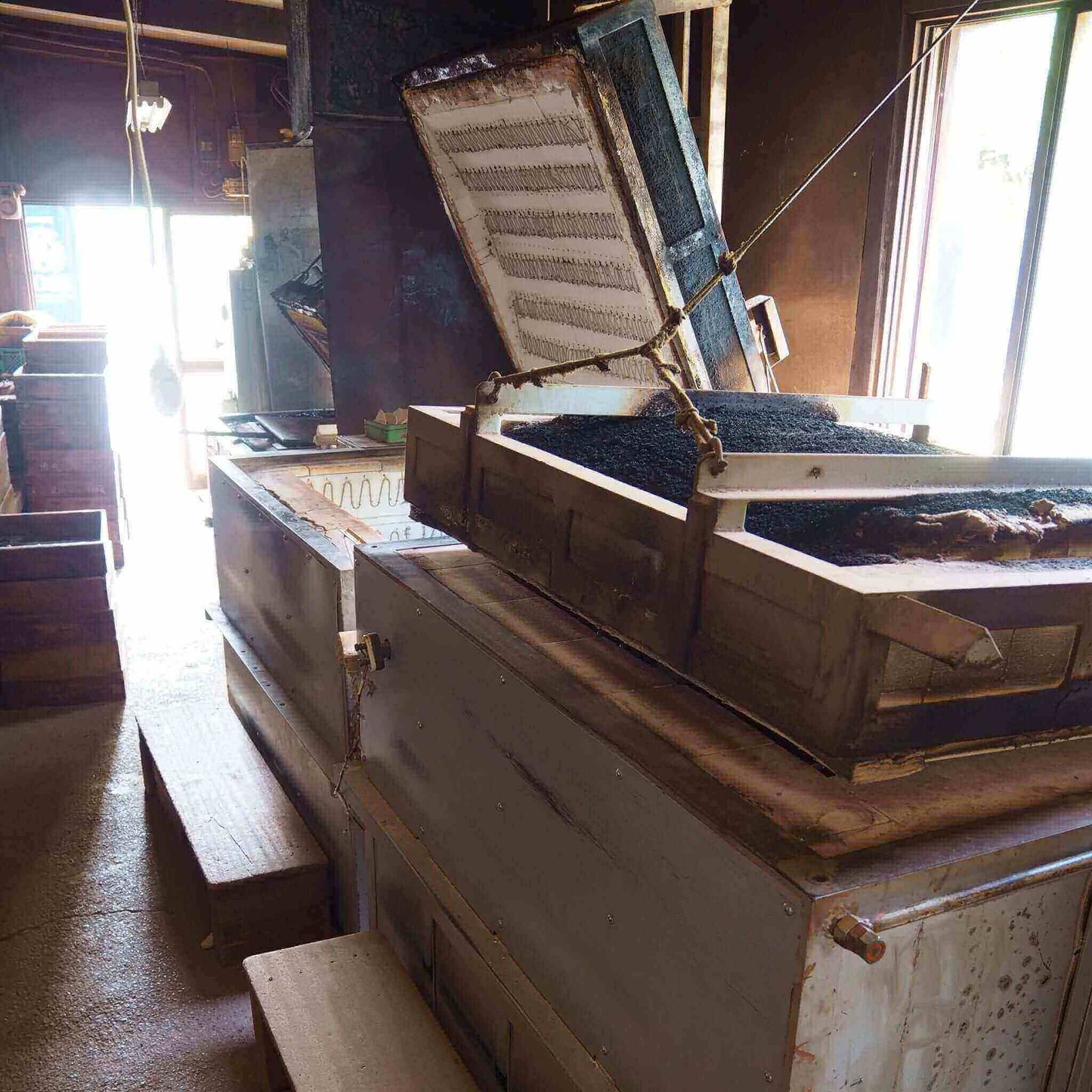 常滑焼急須を焼成する電気窯