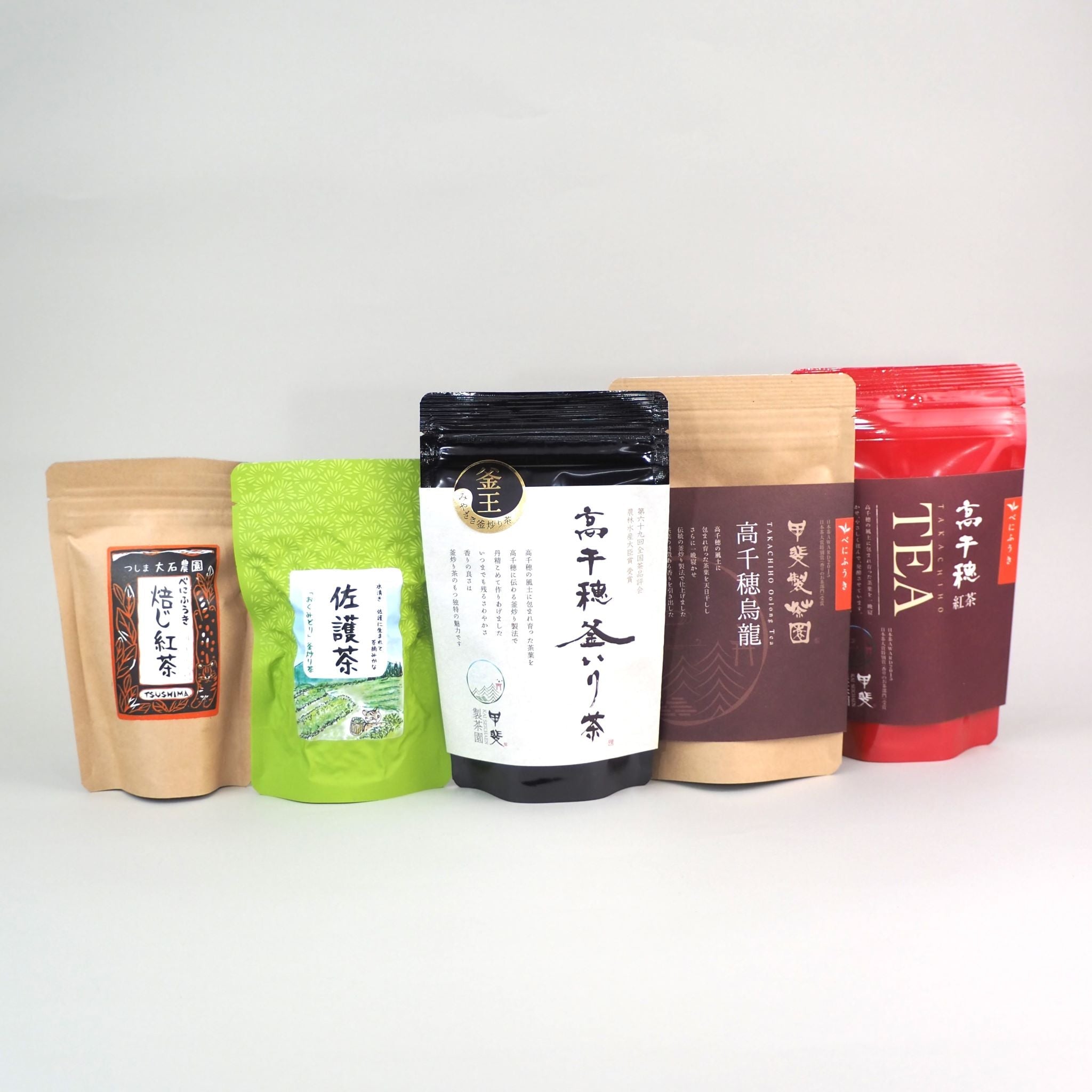 煎茶・中国茶・台湾茶向け急須と国産茶葉の専門店、東山堂です。香りが良く、特徴のある緑茶、和紅茶、烏龍茶を取り揃えています。店舗は大阪のJR茨木駅から徒歩5分にあります。