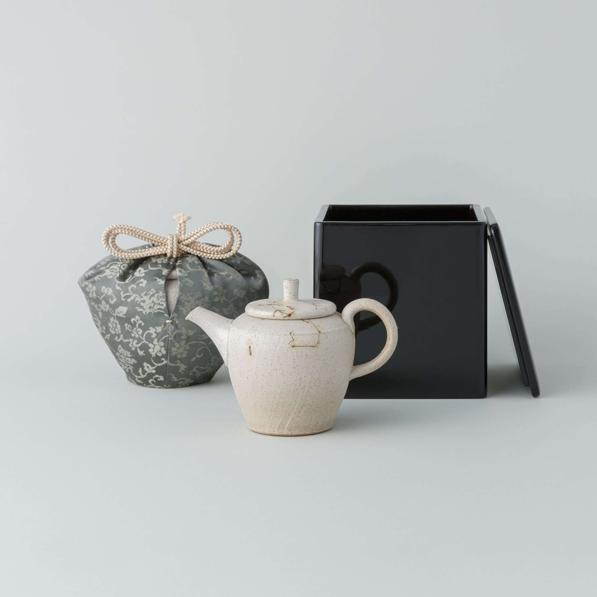 Tozando story, Japanese handmade teapot and special tea store 