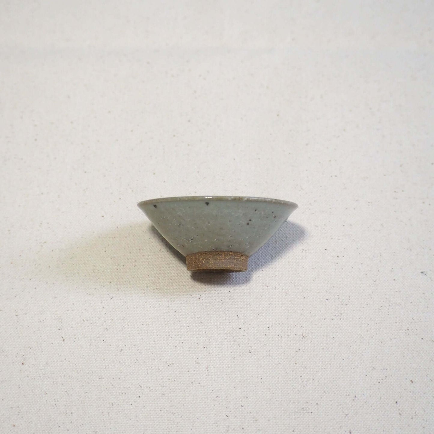 京焼 石雲窯作 灰釉茶杯 側面