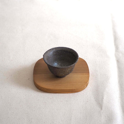 備前焼灰窯変茶杯の正面斜め上から