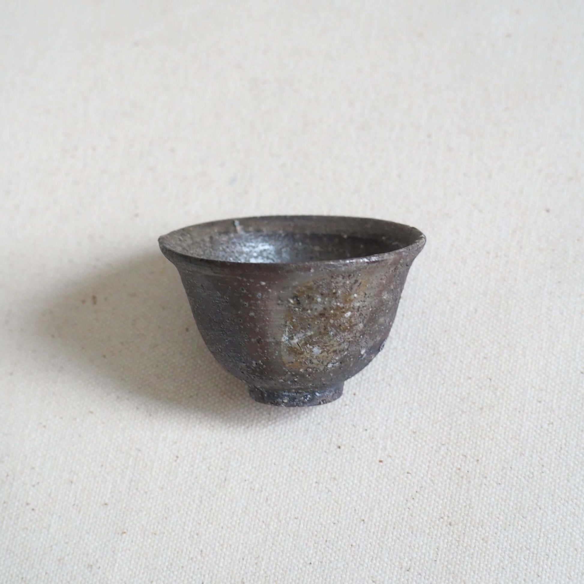 備前焼灰窯変茶杯の正面