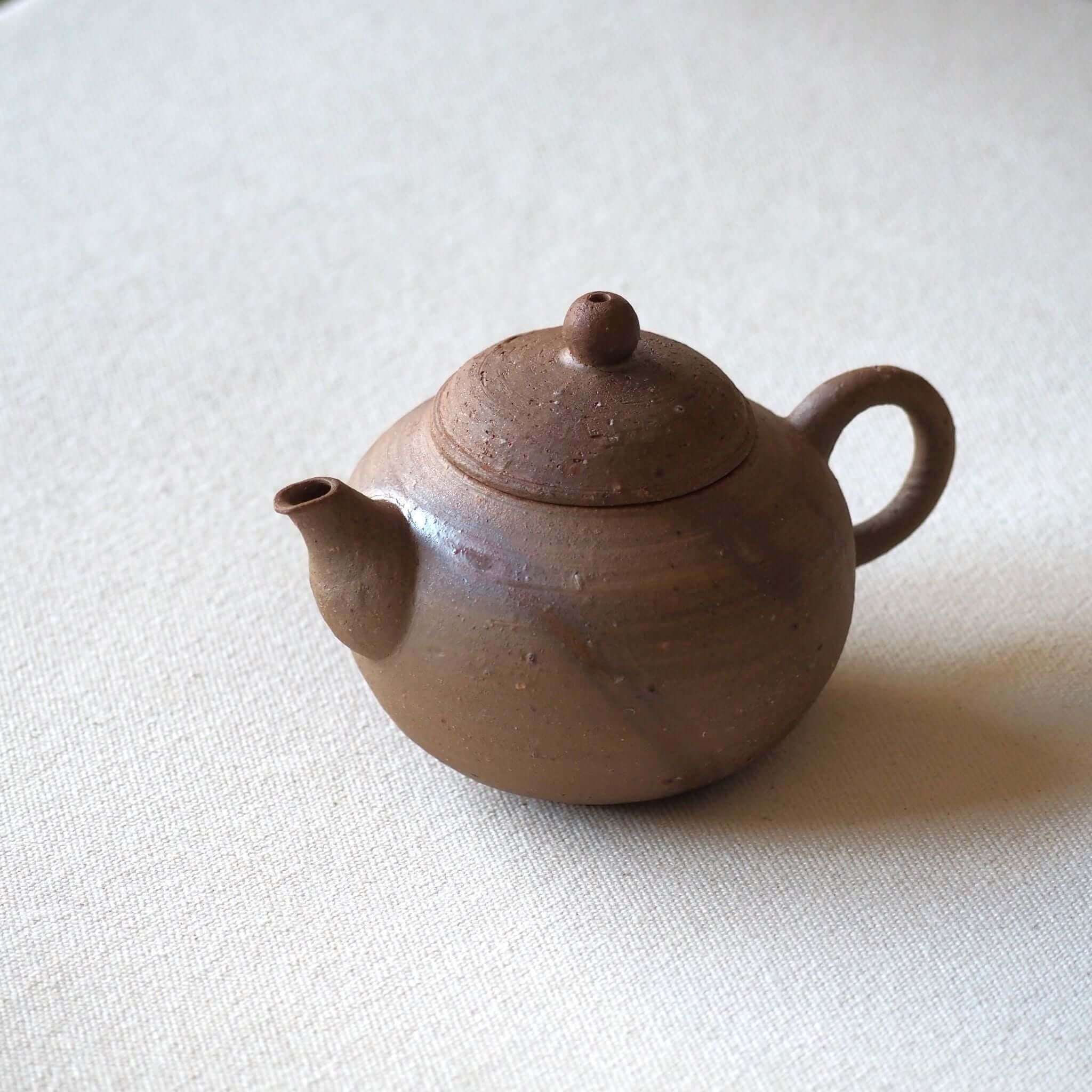 備前焼 緋襷急須 烏龍茶、岩茶、プーアル茶など中国茶におすすめ – 煎茶 中国茶向け茶器とお茶の専門店 東山堂