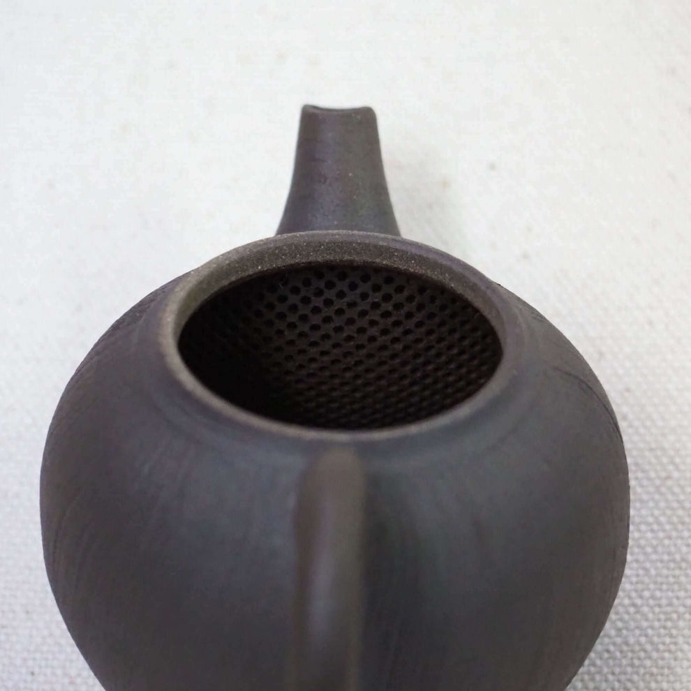 常滑焼 甚秋陶苑(伊藤成二)作 黒そぎ茶壺 [東山堂煎茶器店 オンラインショップ] – 煎茶 中国茶向け茶器とお茶の専門店 東山堂
