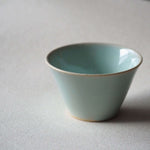青釉煎茶碗の側面写真