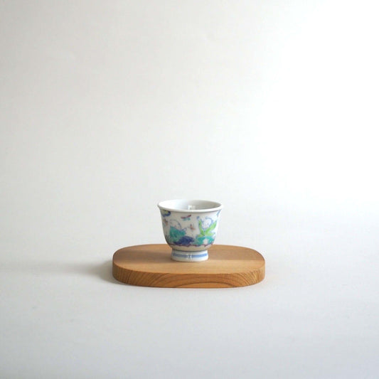 京焼 昭阿弥作 淡彩唐子煎茶杯 手描き唐子文様 伝統工芸 京都陶器　正面から見ている