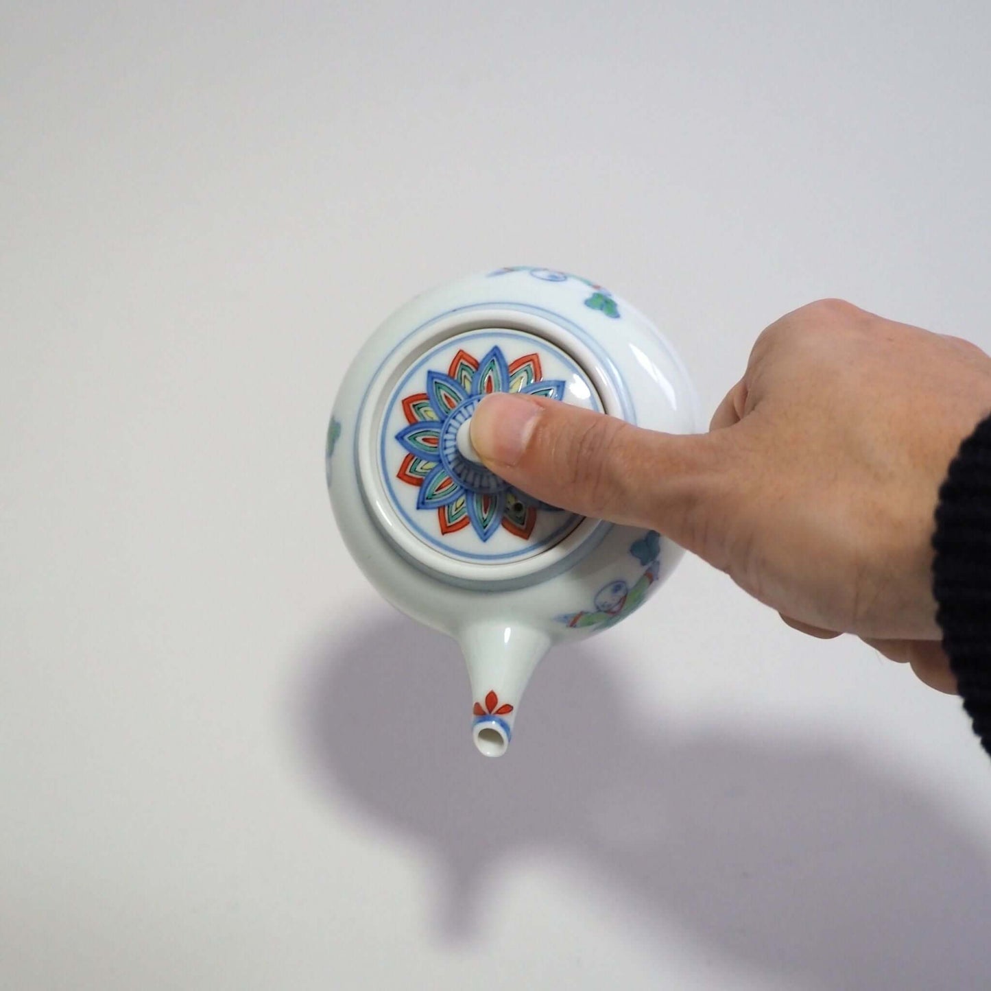 京焼　昭阿弥作　淡彩唐子横手急須　200ml