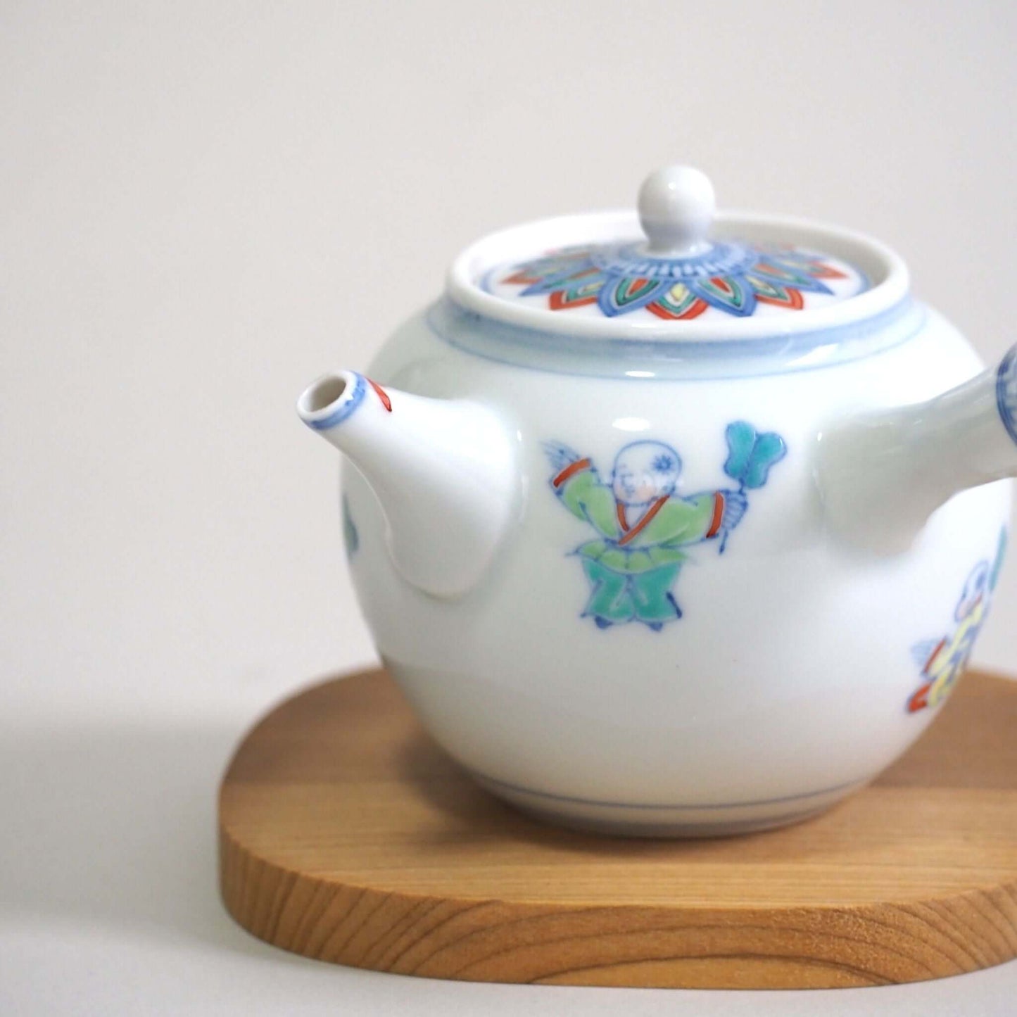 京焼　昭阿弥作　淡彩唐子横手急須　200ml