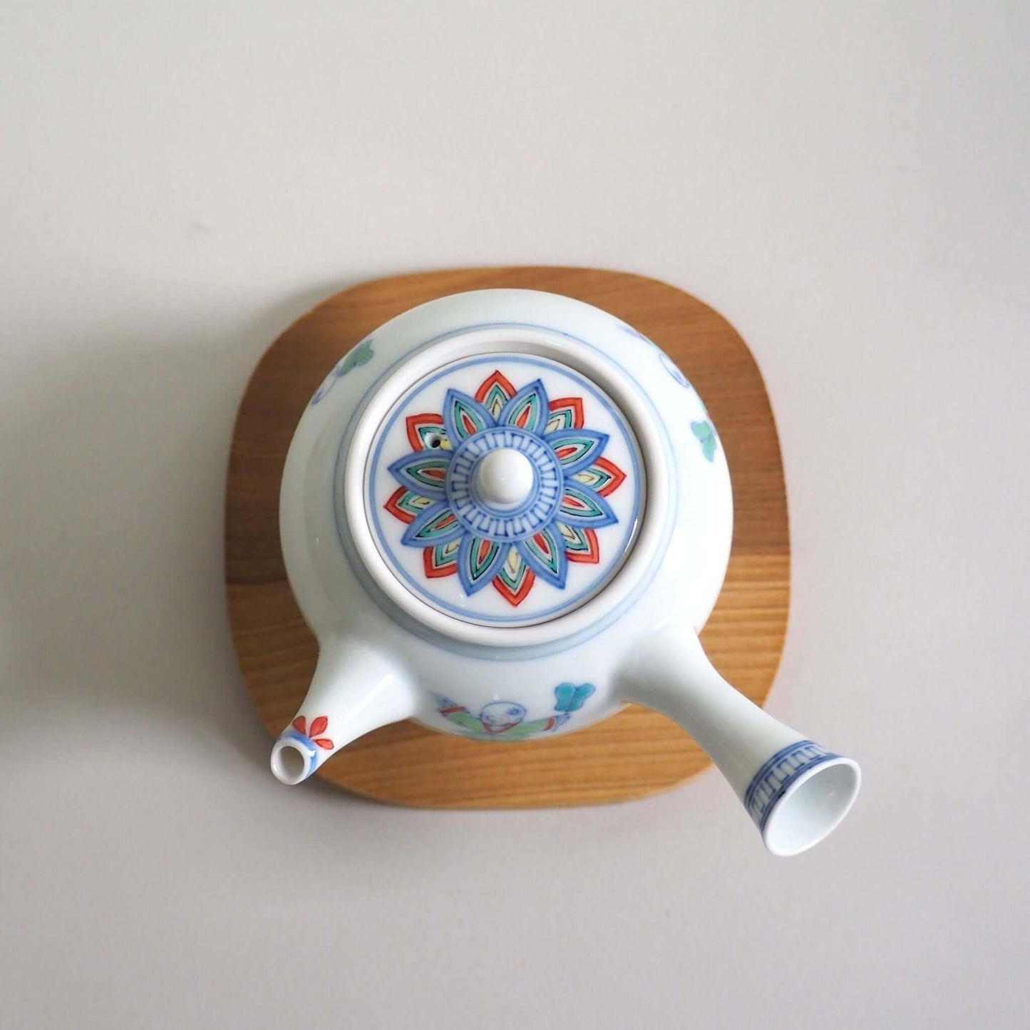 京焼　昭阿弥作　淡彩唐子横手急須　200ml