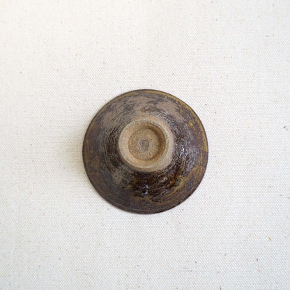 京焼 石雲窯作 飴釉茶杯 高台・底面