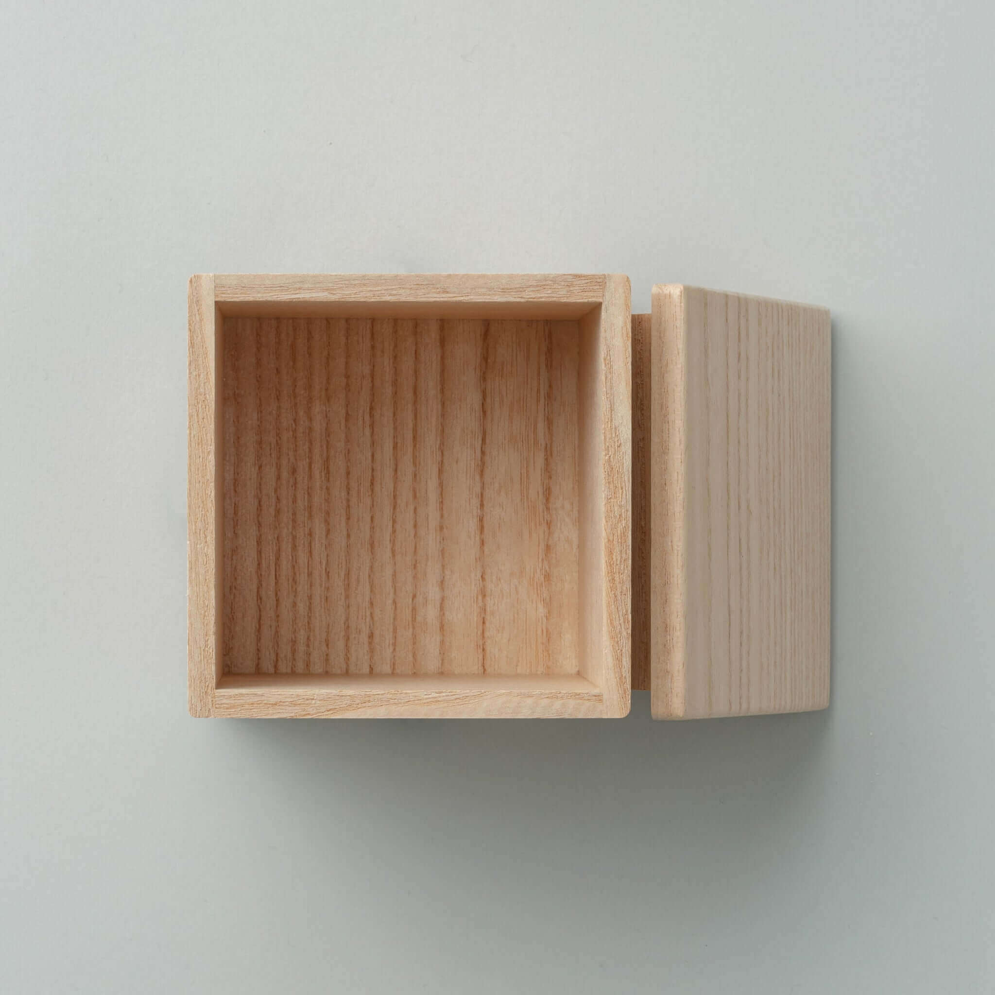 上桐箱(大) 正絹組ひも付 [東山堂煎茶器店 オンラインショップ] – 煎茶