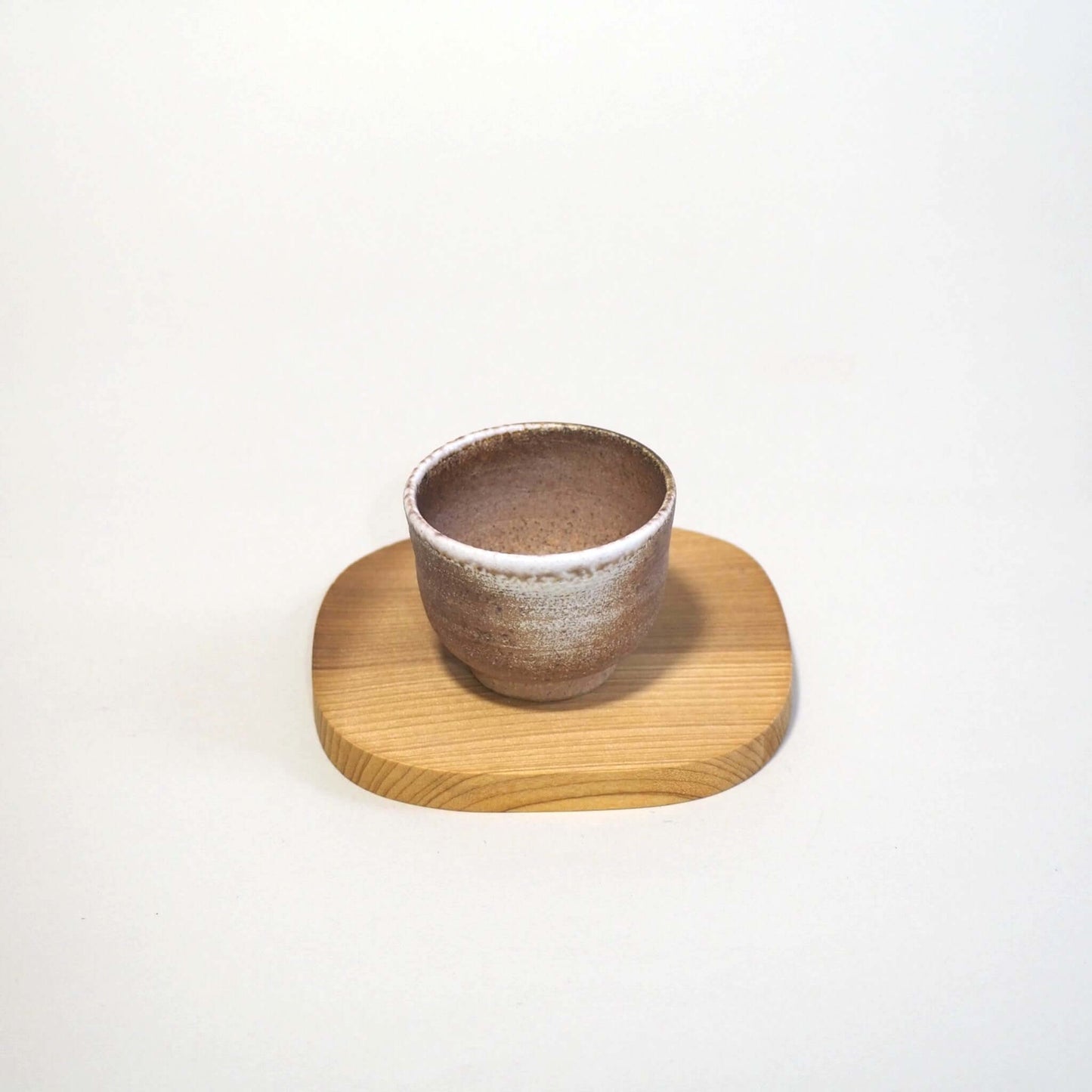 信乐烧，曹洞园出品，煎茶杯，窑烧浅紫色B，60毫升