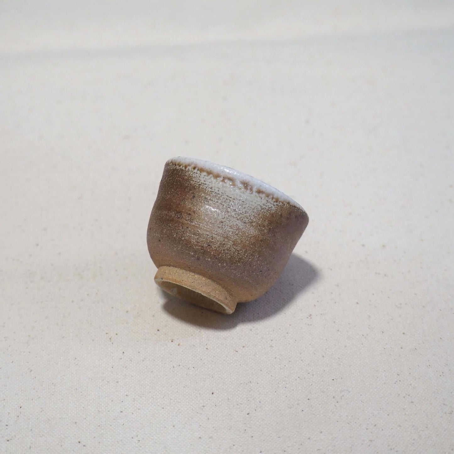 信乐烧，曹洞园出品，煎茶杯，窑烧浅紫色B，60毫升