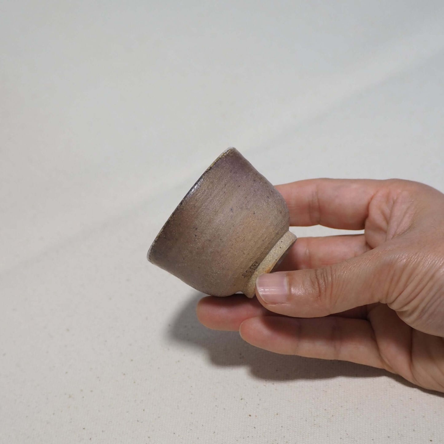 信乐烧，曹洞园出品，煎茶杯，窑烧浅紫色B，60毫升