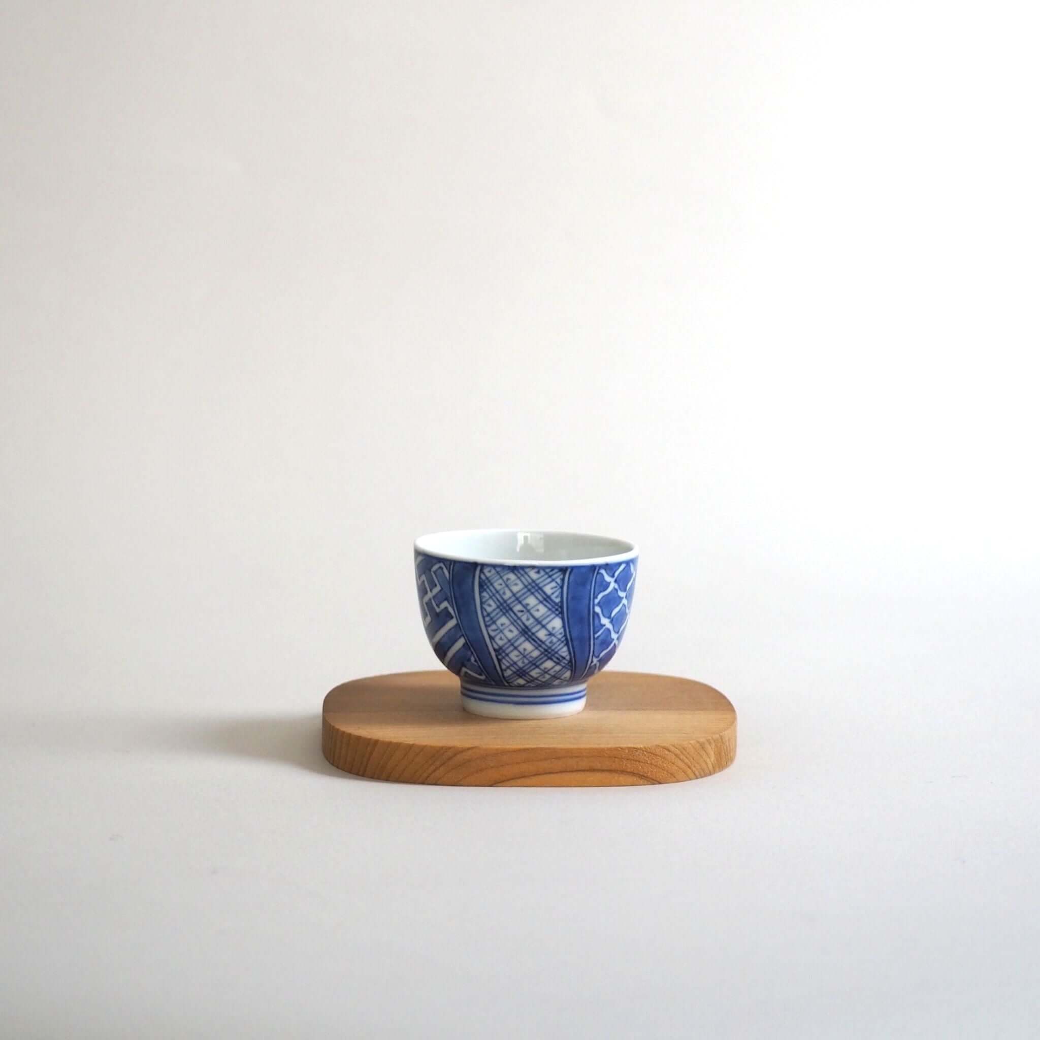 shonzui-blue-and-white-