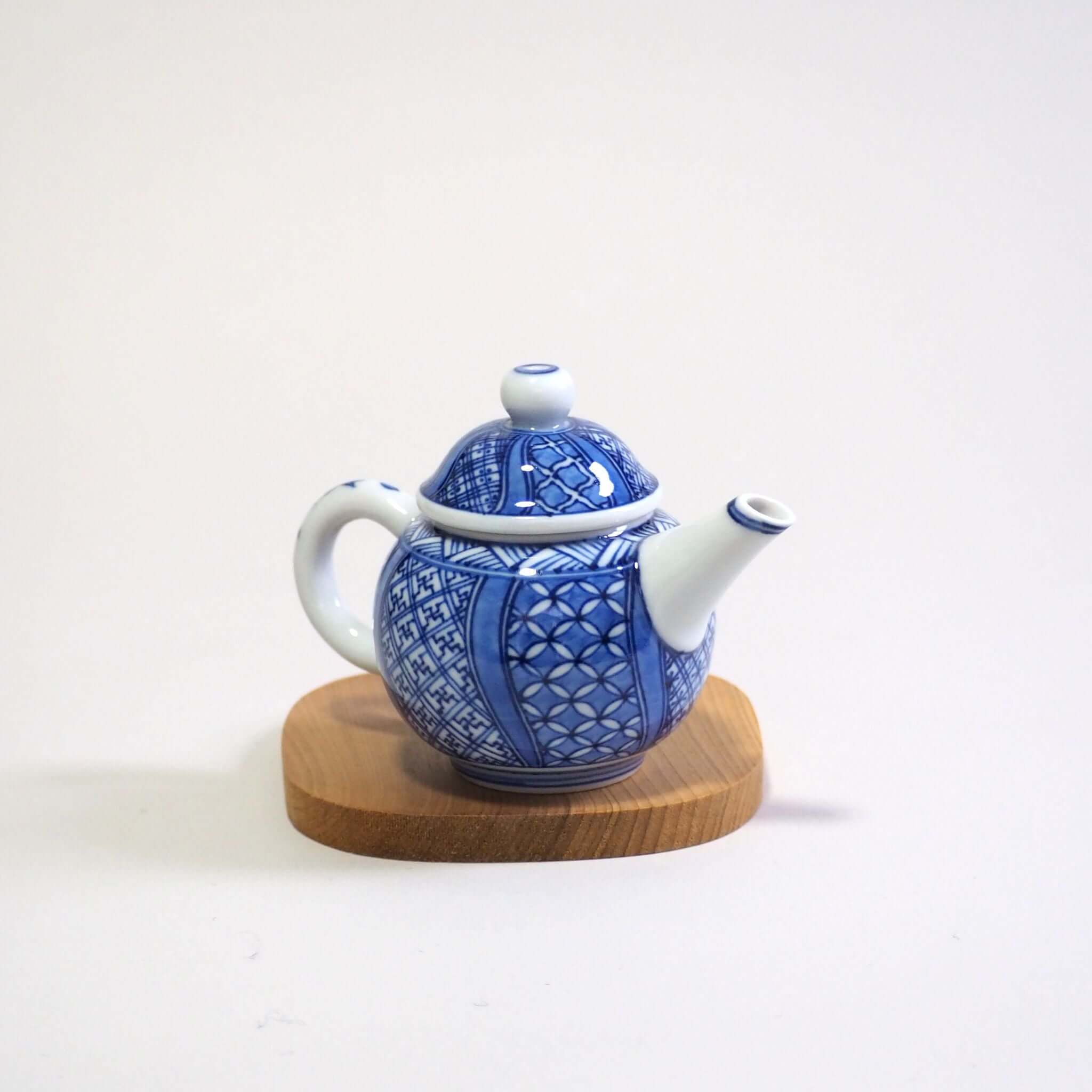 中国　唐物　龍泉窯　青磁盃台　柿釉煎茶器２客　三点まとめて　V　R7569 中国 唐物 龍泉窯 青磁盃台 柿釉煎茶器2客 三点まとめて V R7569