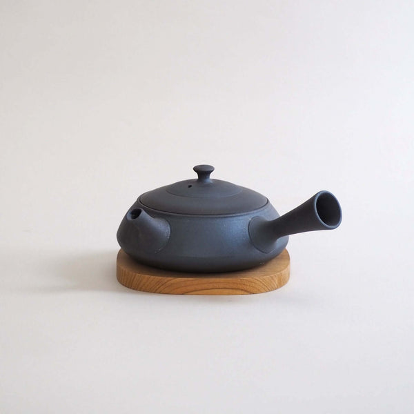 黒三角極平急須 常滑焼 藤田徳太作 170ml｜日本茶・中国茶向け [東山堂
