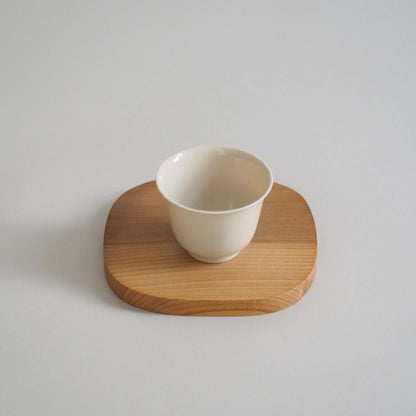 京都柴田窯の中国茶・台湾茶向け白磁茶杯の斜め上からの画像