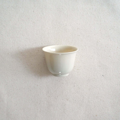 京都柴田窯の中国茶・台湾茶向け白磁茶杯の正面画像