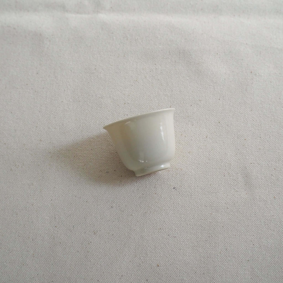 京都柴田窯の中国茶・台湾茶向け白磁茶杯の正面画像