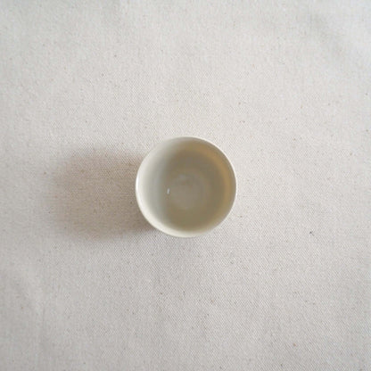 京都柴田窯の中国茶・台湾茶向け白磁茶杯の真上からの画像